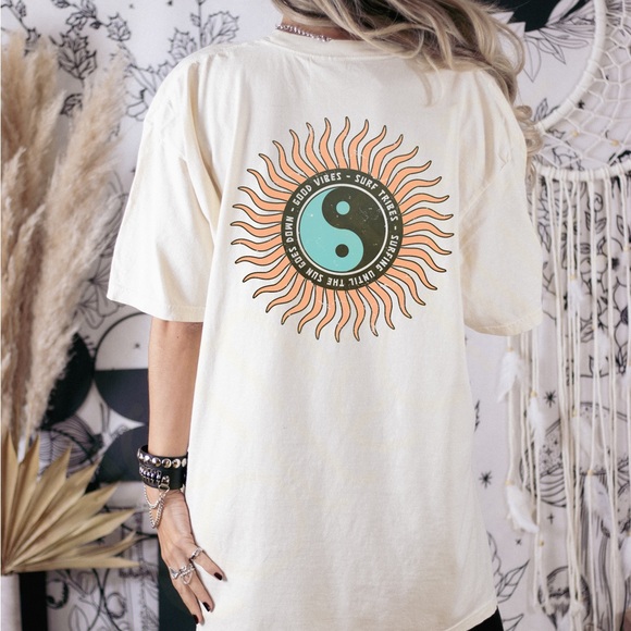 ⬇️ PRICE CUT ⬇️ Comfort Colors Yin Yang Good Vibes Graphic Tee Shirt - Picture 4 of 8